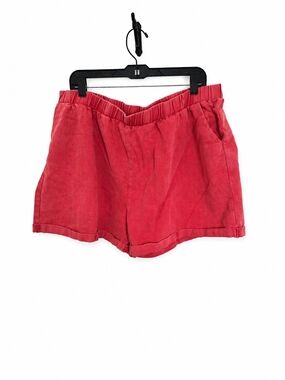 Davi & Dani Women's Elastic Waist Red Shorts with Lace Hearts on the Back
